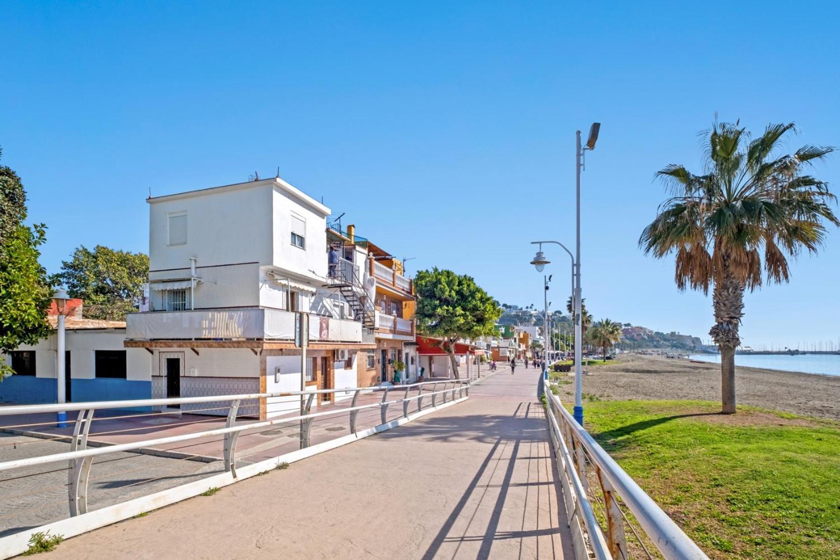 Apartamento Frente A La Playa Malaga Exterior photo